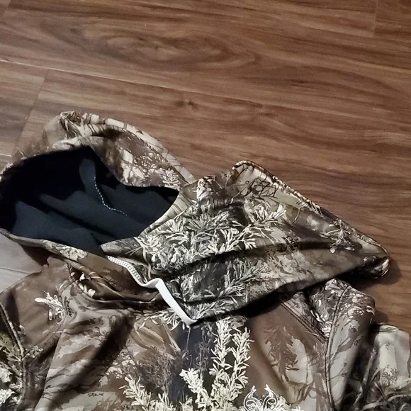 Realtree Brown and Tan Camouflage Jacket - Picture 3 of 8